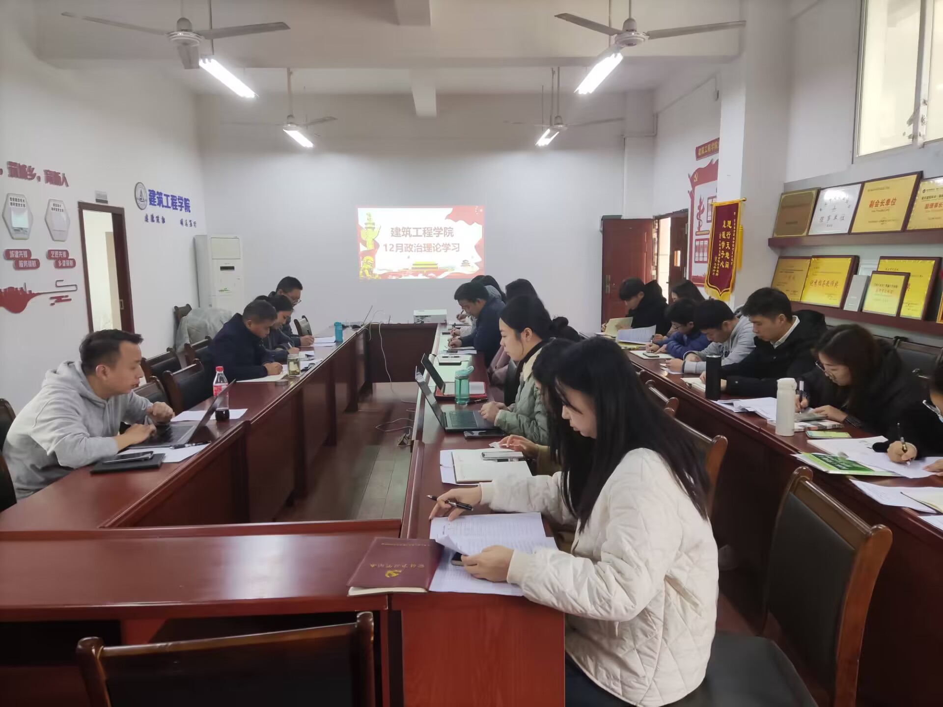 Cache_795e62582861ad39..jpg Cache_795e62582861ad39..jpg