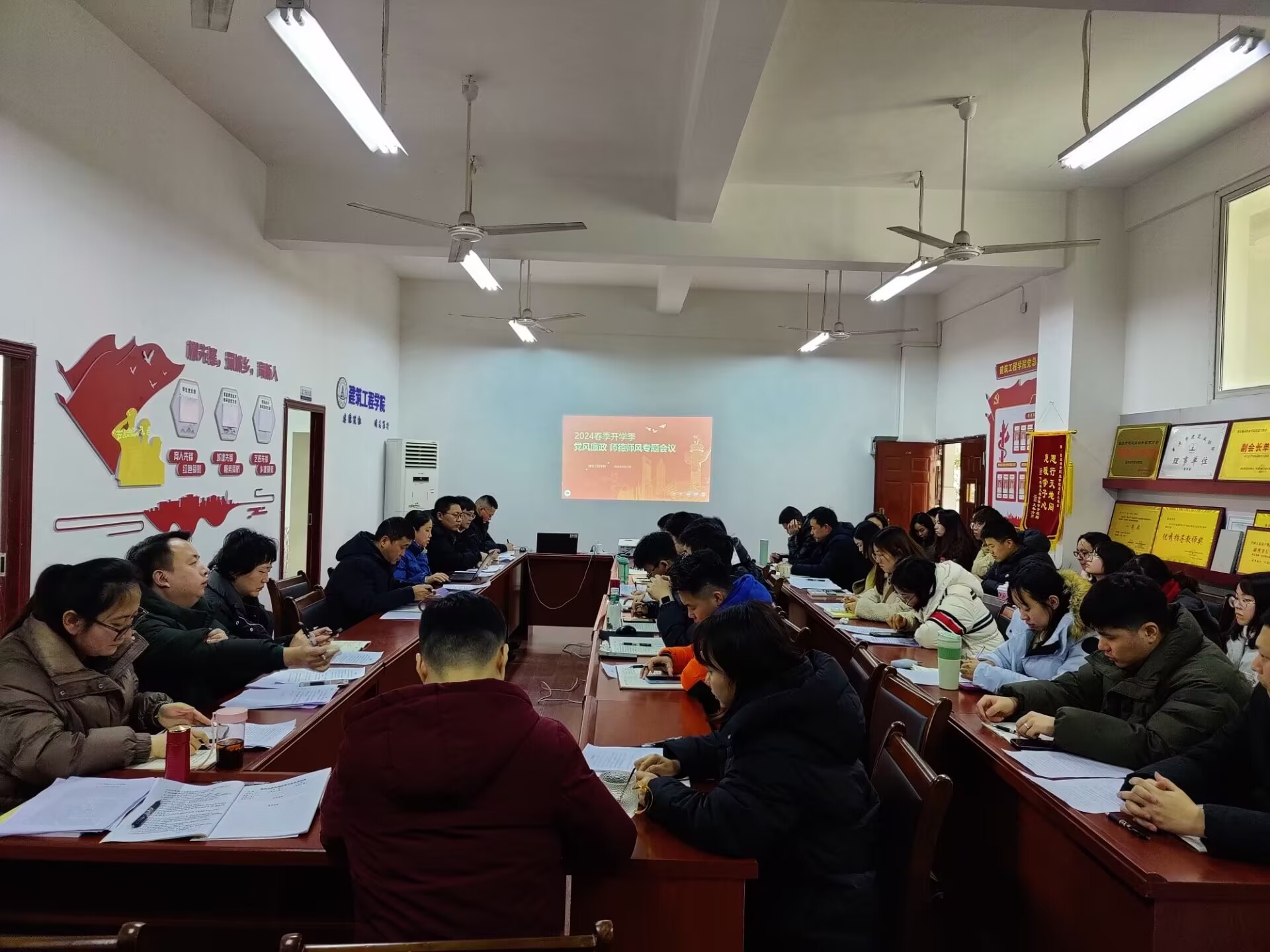 ED56DF8B9DF8F6DAB90E19AA264644C4.jpg ED56DF8B9DF8F6DAB90E19AA264644C4.jpg